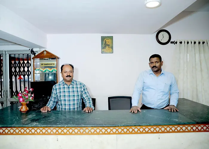 Ashish Tourist Home